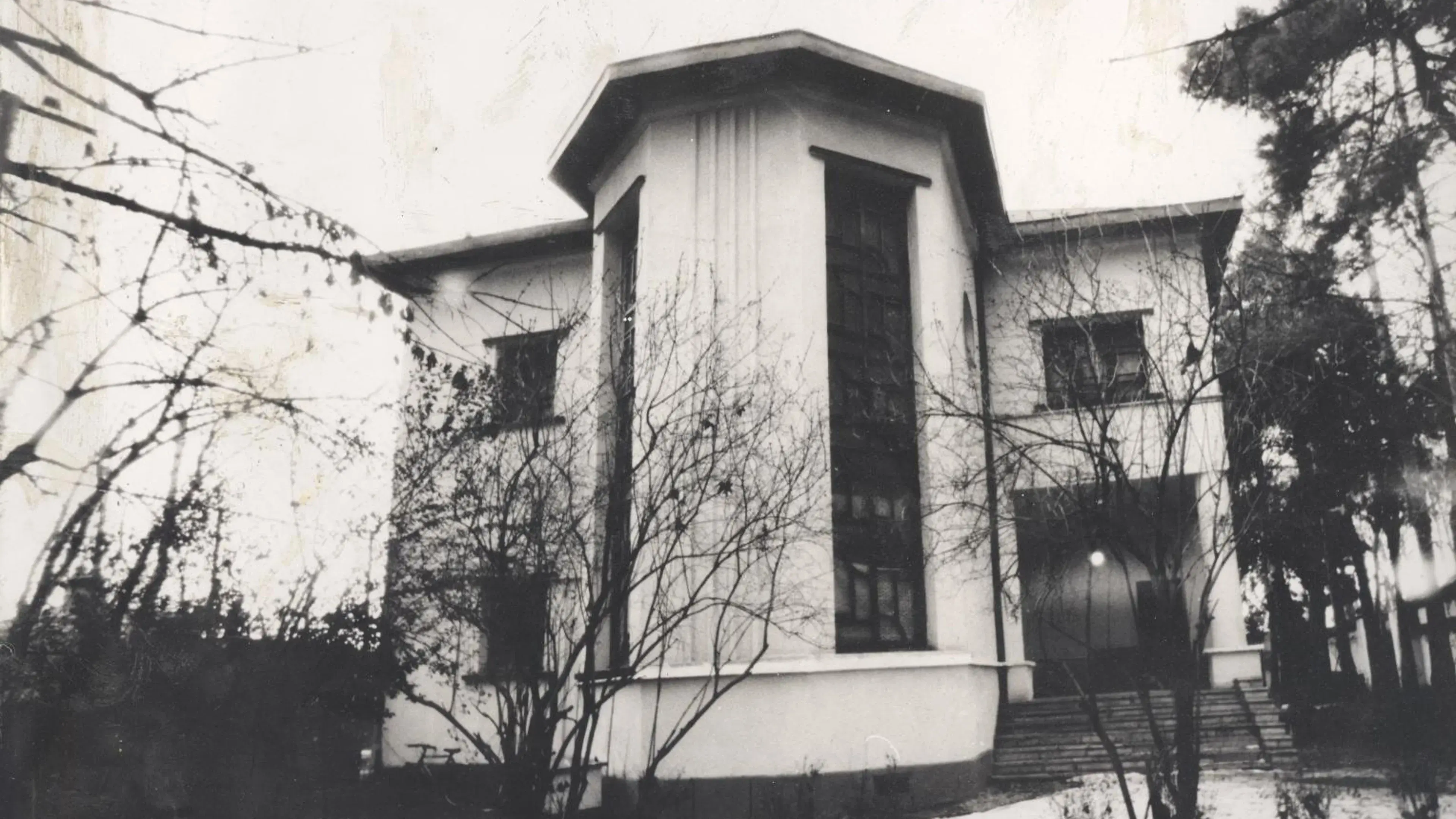 خانه ی خاموش