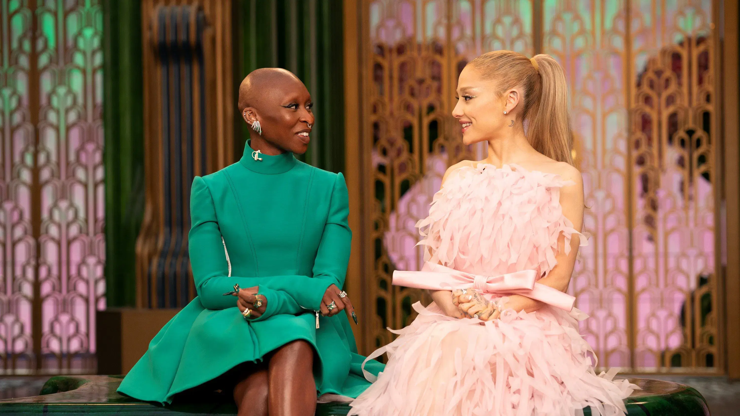 Desafiar a Gravidade: As Cortinas Se Abrem em Wicked