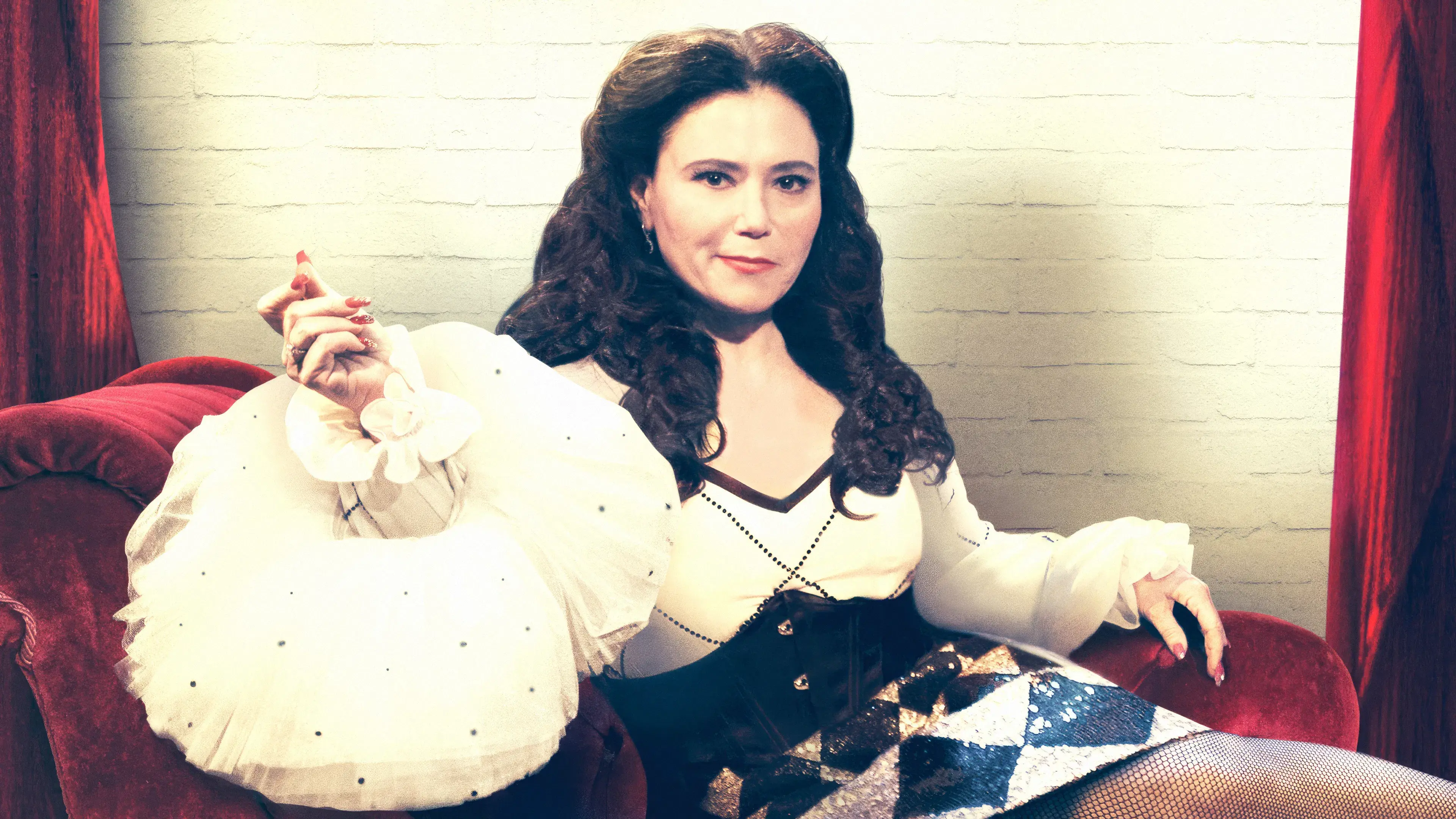 Alex Borstein: Entre Corpetes e Fantasias de Palhaço