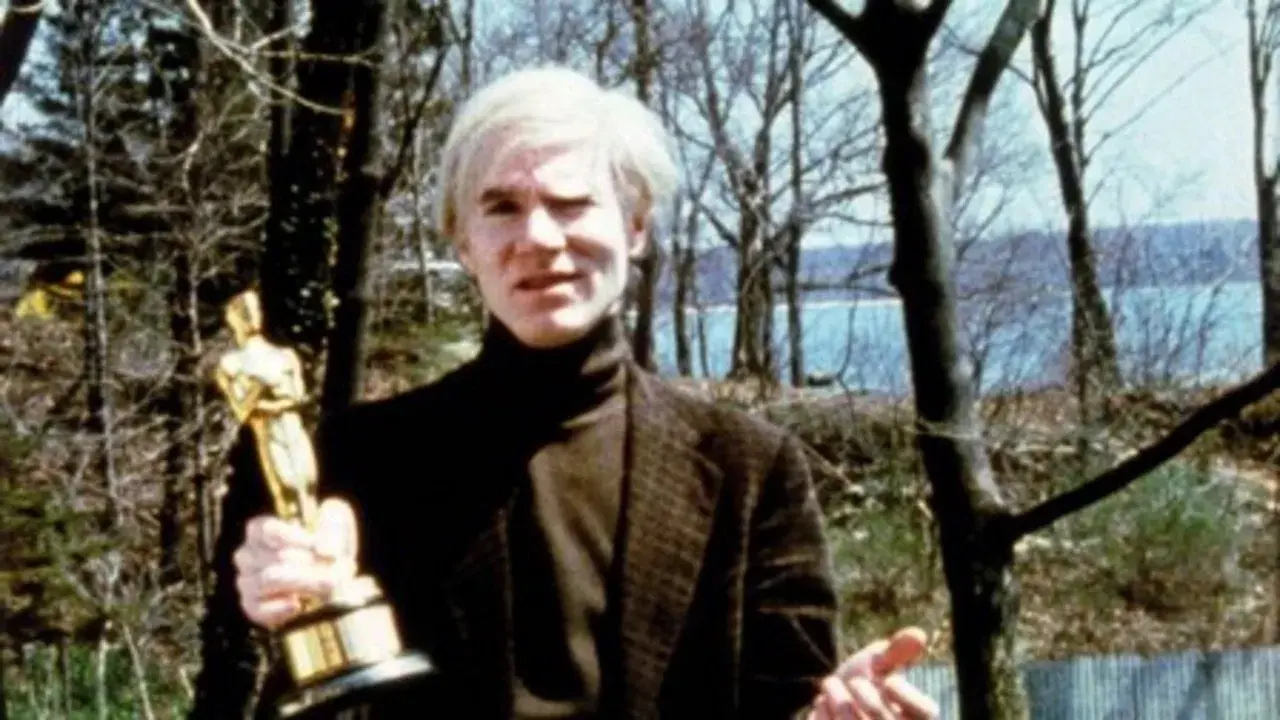 Cenas da Vida de Andy Warhol: Amizades e Interseções