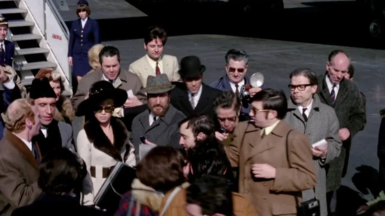 Carola de día, Carola de noche