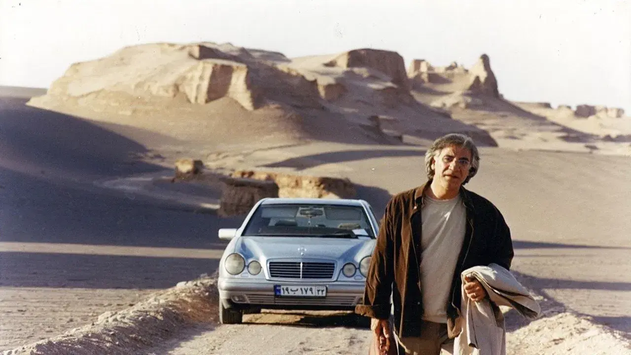 خیلی دور، خیلی نزدیک