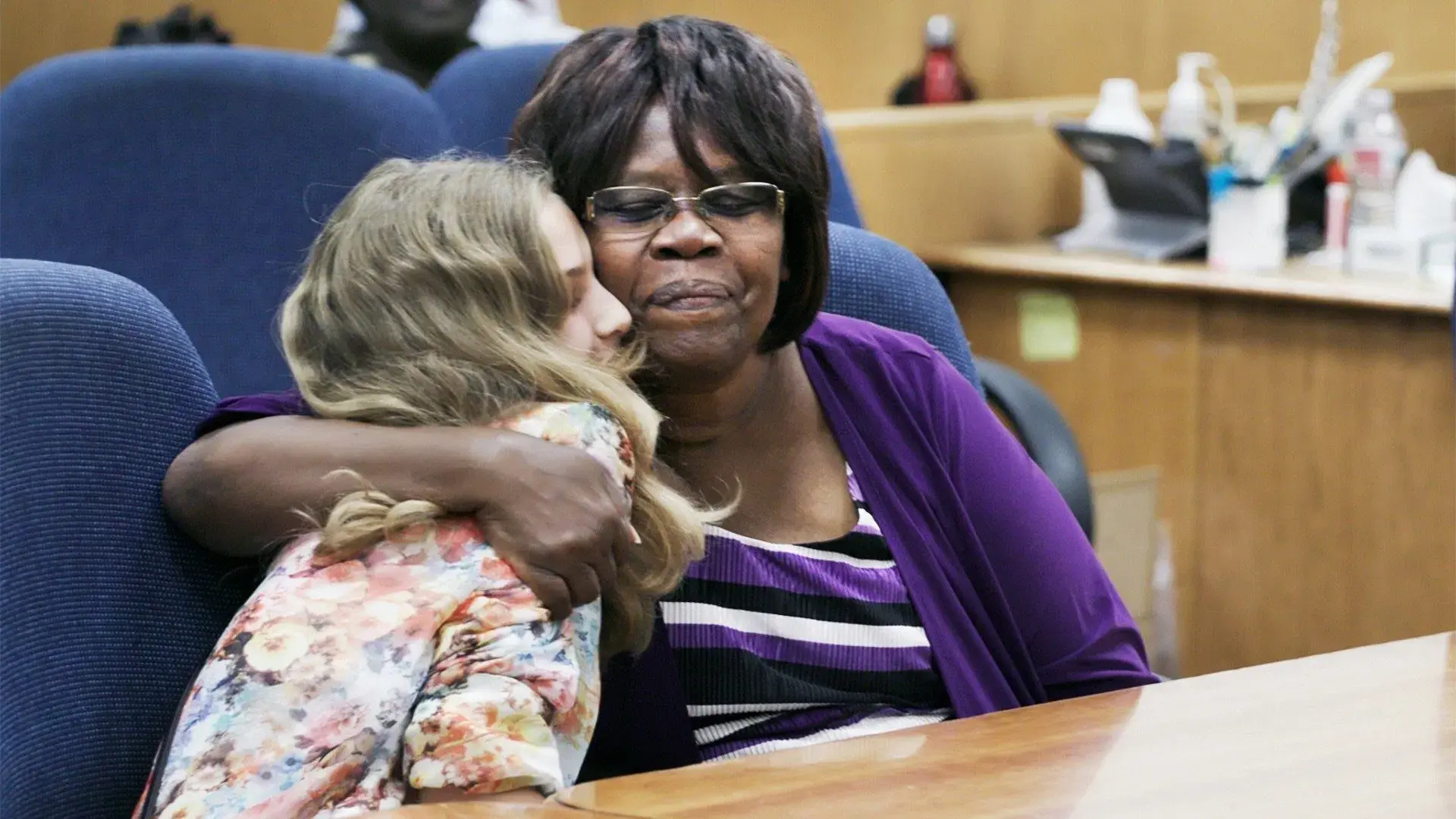 Foster: Adotados Pelo Sistema