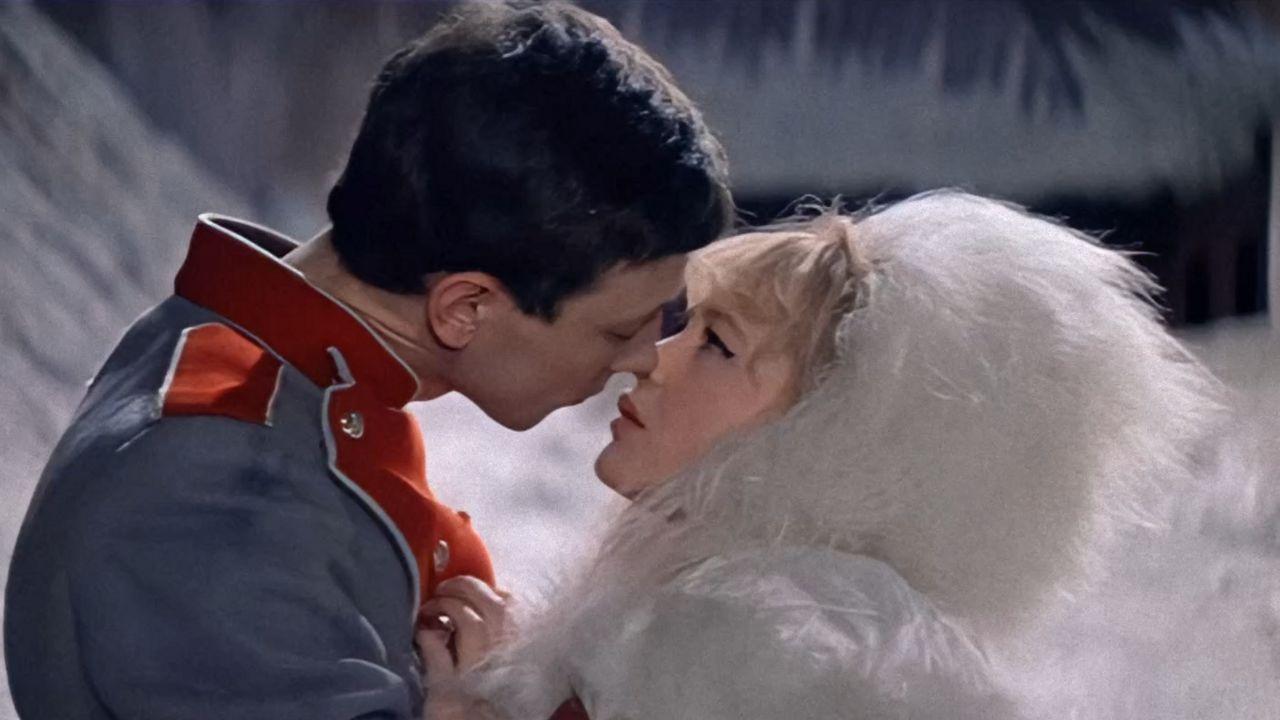 Старая, старая сказка