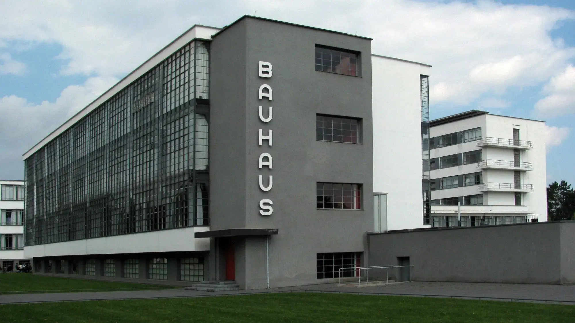 Vom Bauen der Zukunft - 100 Jahre Bauhaus