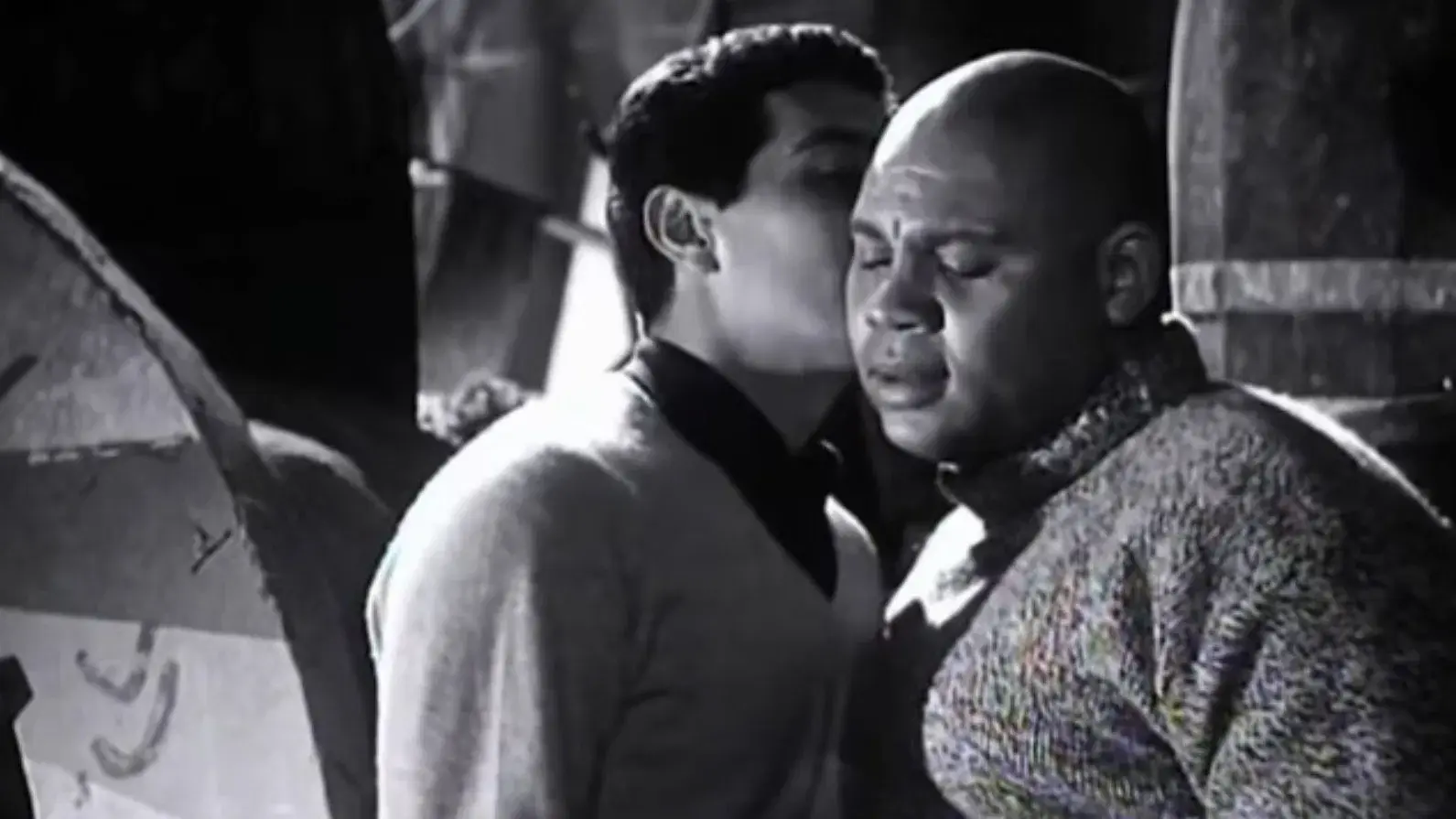 شاطئ الأسرار