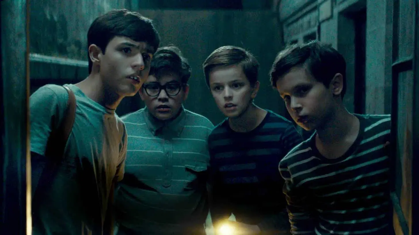 Enquanto o Lobo Não Vem