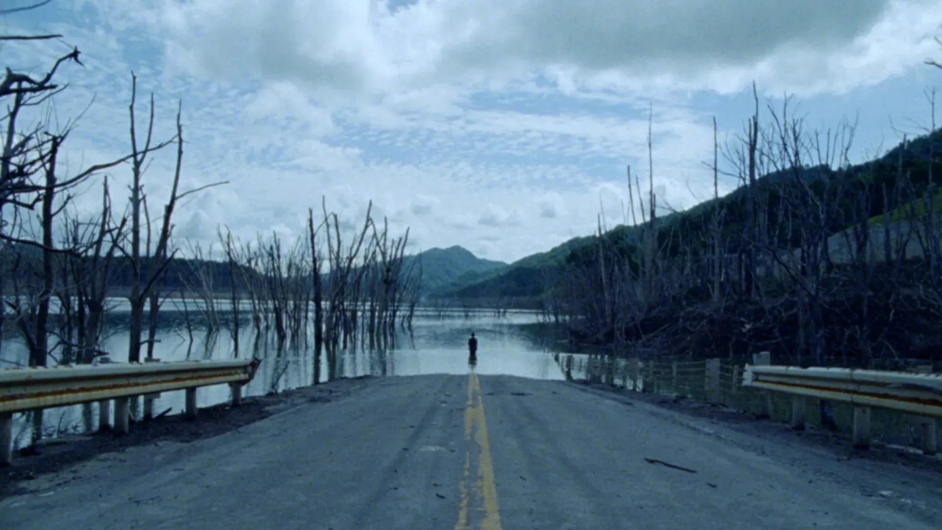 Underground アンダーグラウンド