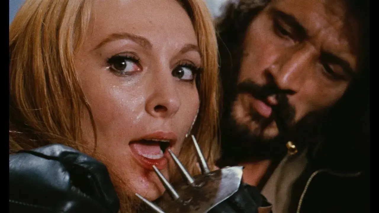 A Morte Caminha à Meia-Noite