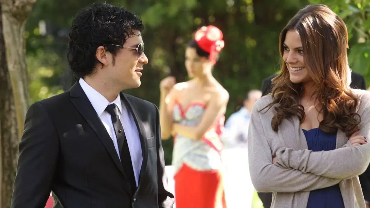 Uma Comédia Romanticamente Incorreta