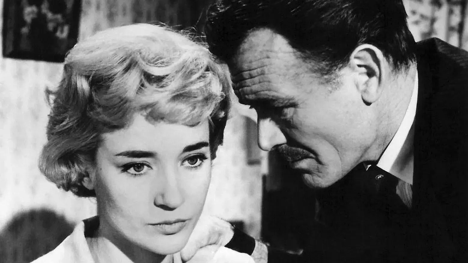 Lá Fora Ruge o Ódio