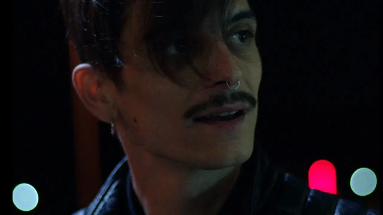 Η Απόσταση Ανάμεσα στον Ουρανό κι Εμάς