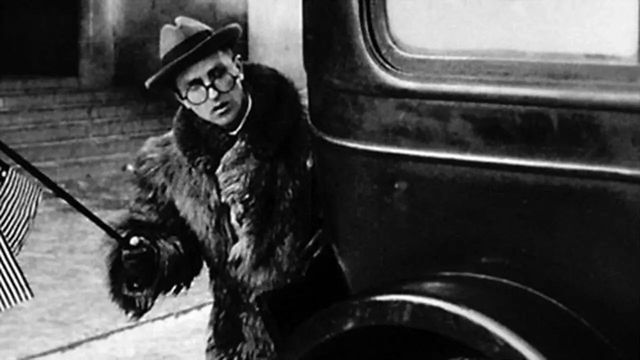 As Aventuras Extraordinárias de Mister West no País dos Bolcheviques