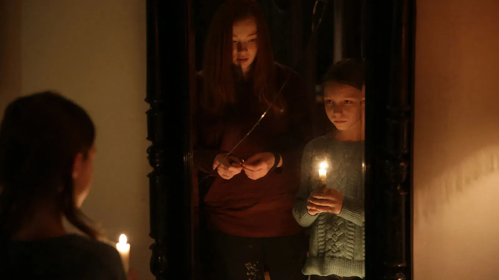 A Dama do Espelho: O Ritual das Trevas