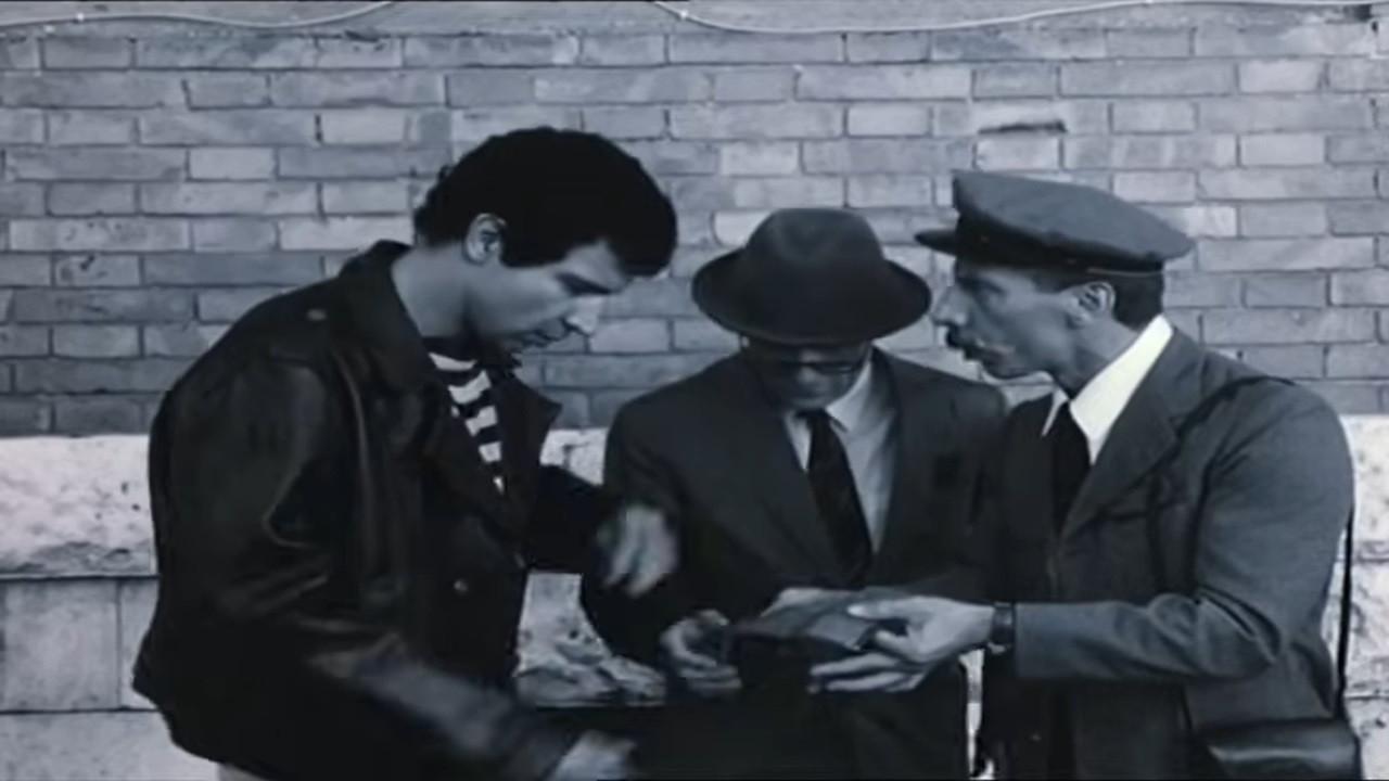 Tre uomini e una gamba: Biglietto Amaro