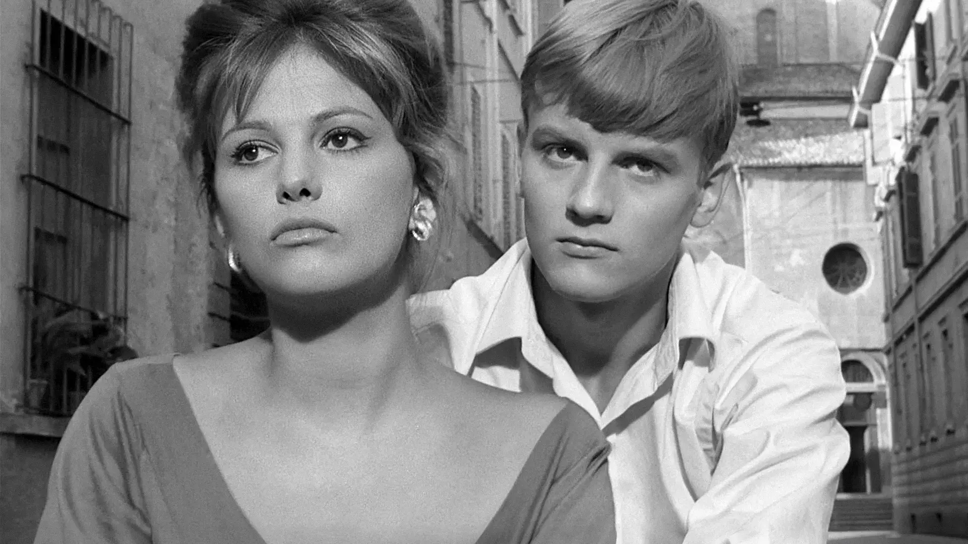 A Moça com a Valise