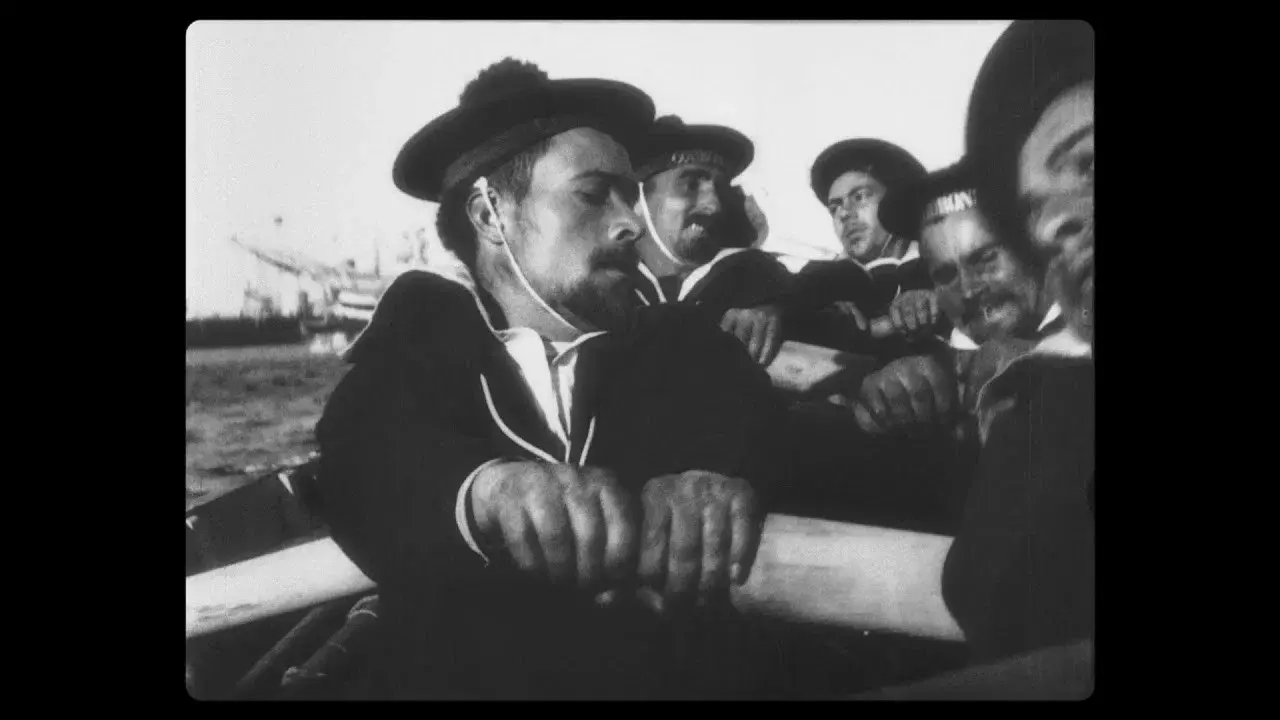 Vista Tirada de um Barco Baleeiro em Movimento