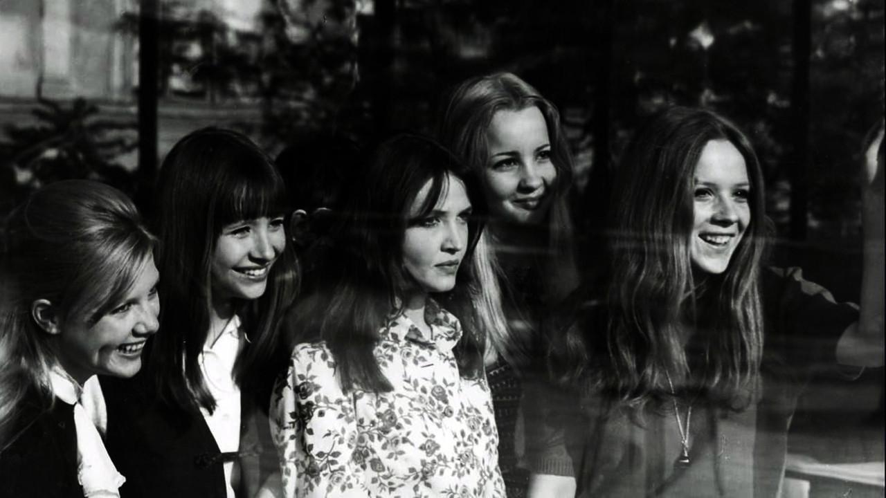 Szép lányok, ne sírjatok!