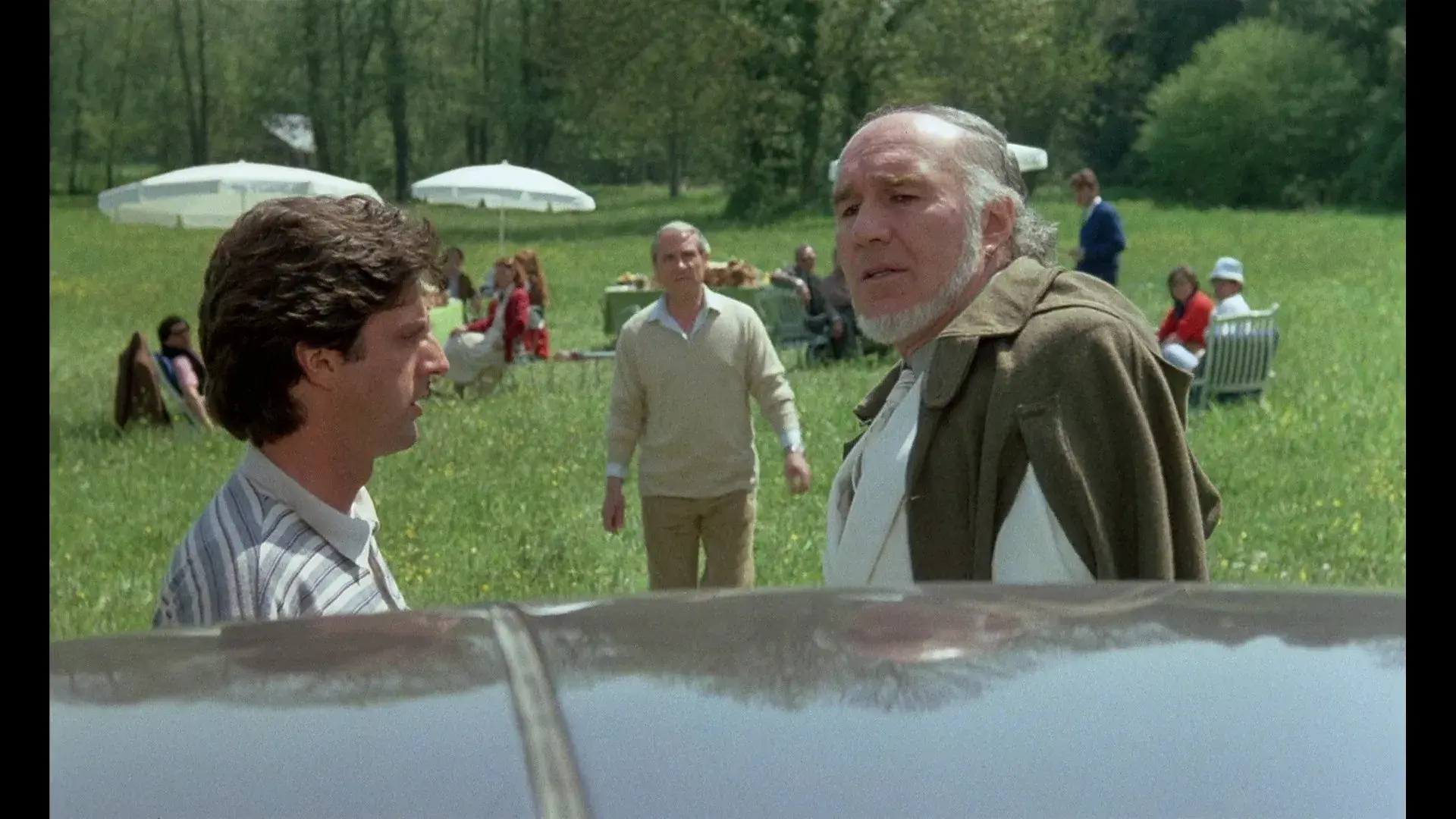 Que les gros salaires lèvent le doigt !