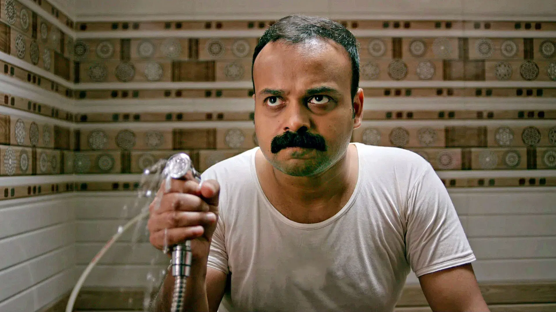 അള്ള് രാമേന്ദ്രൻ