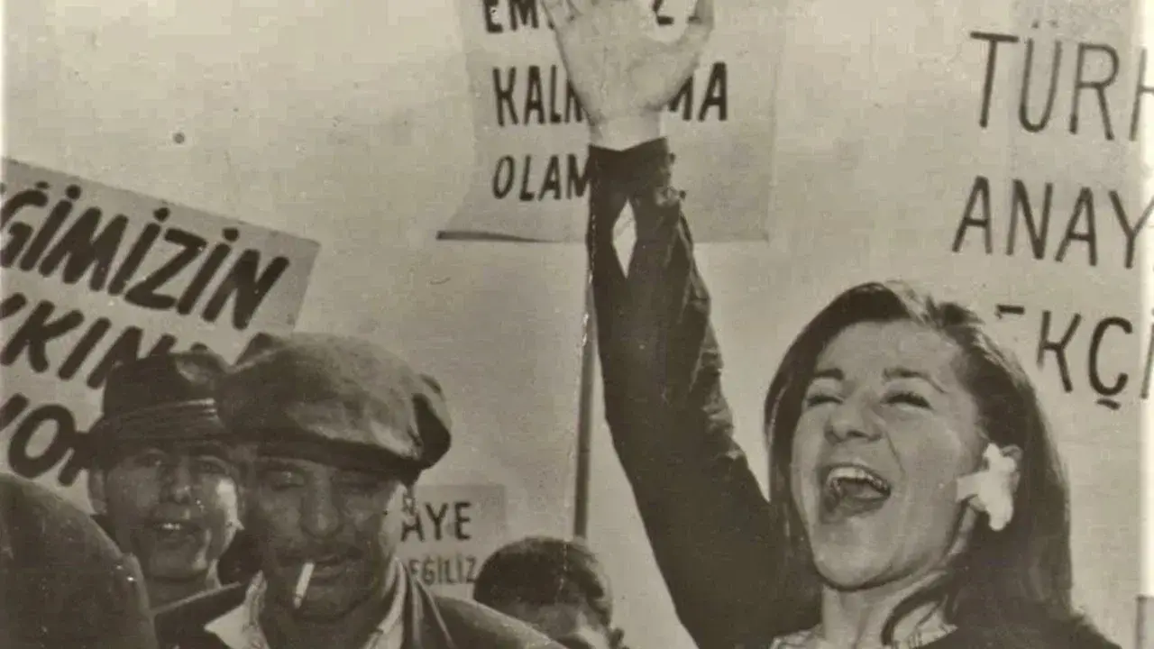 Karanlıkta Uyananlar