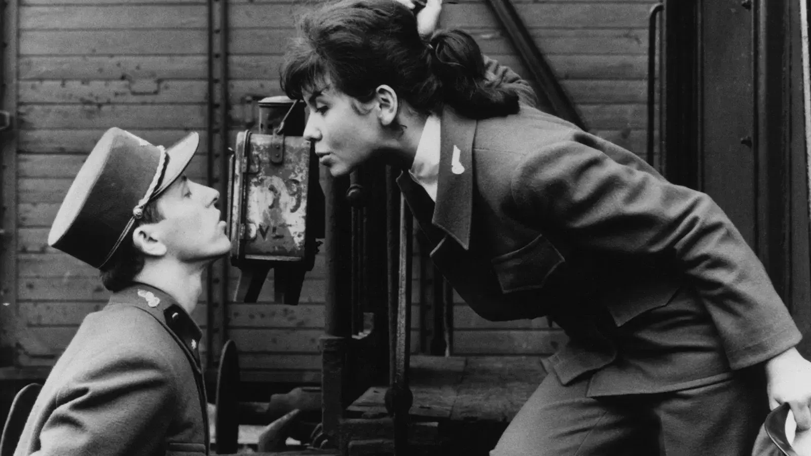 Trens Estreitamente Vigiados