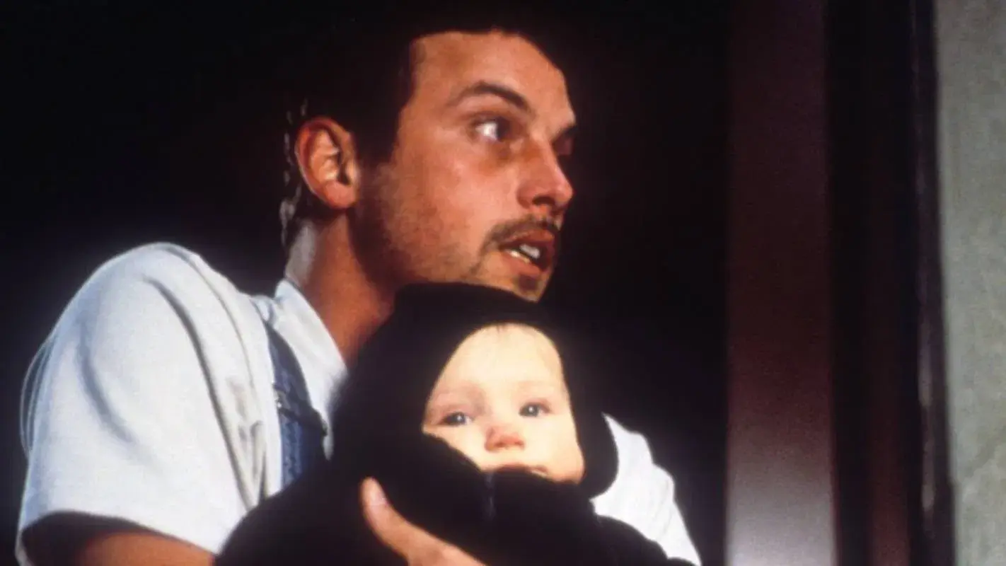 Dois Picaretas e um Bebê