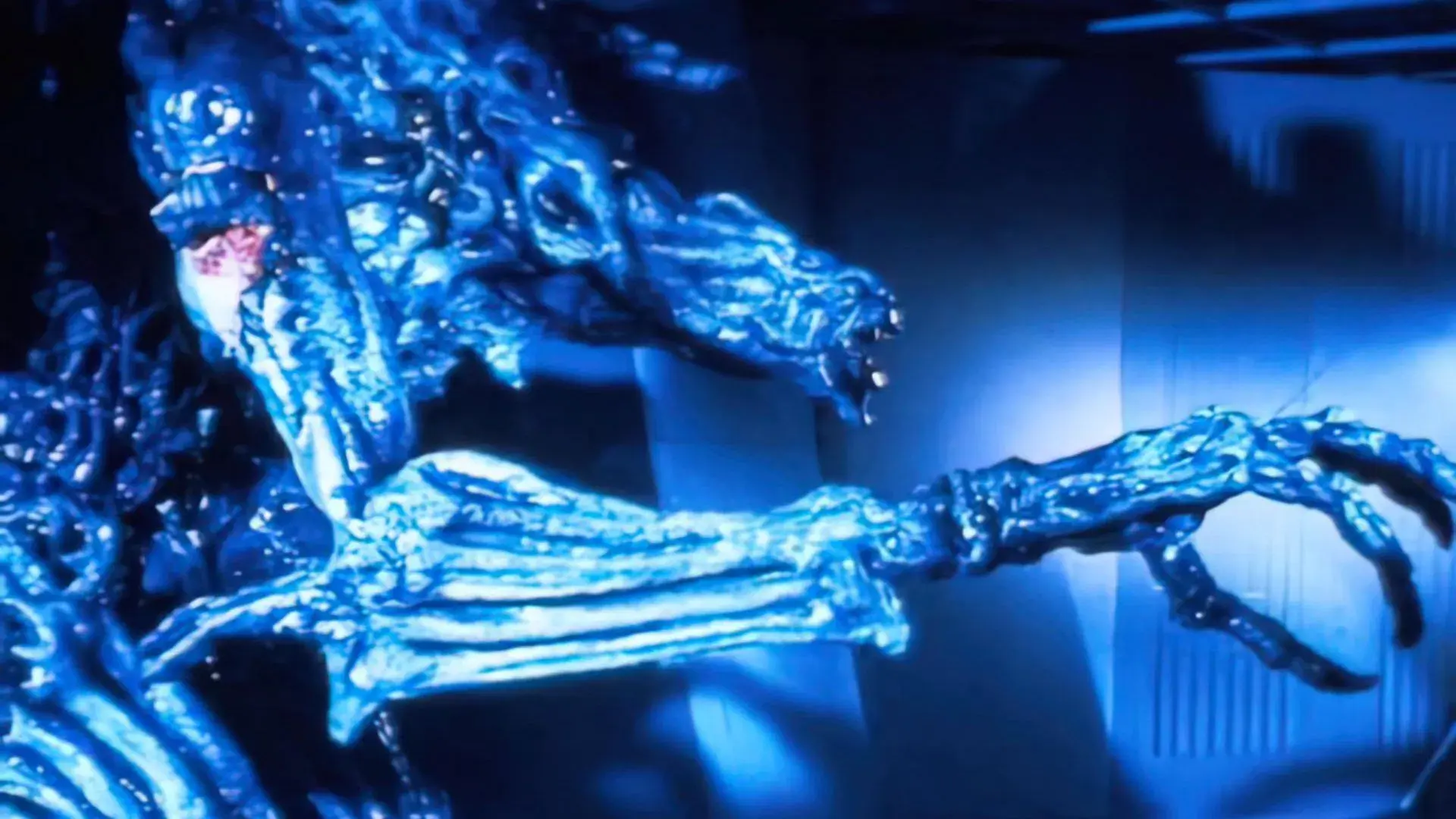 Xtro 2: O Reencontro