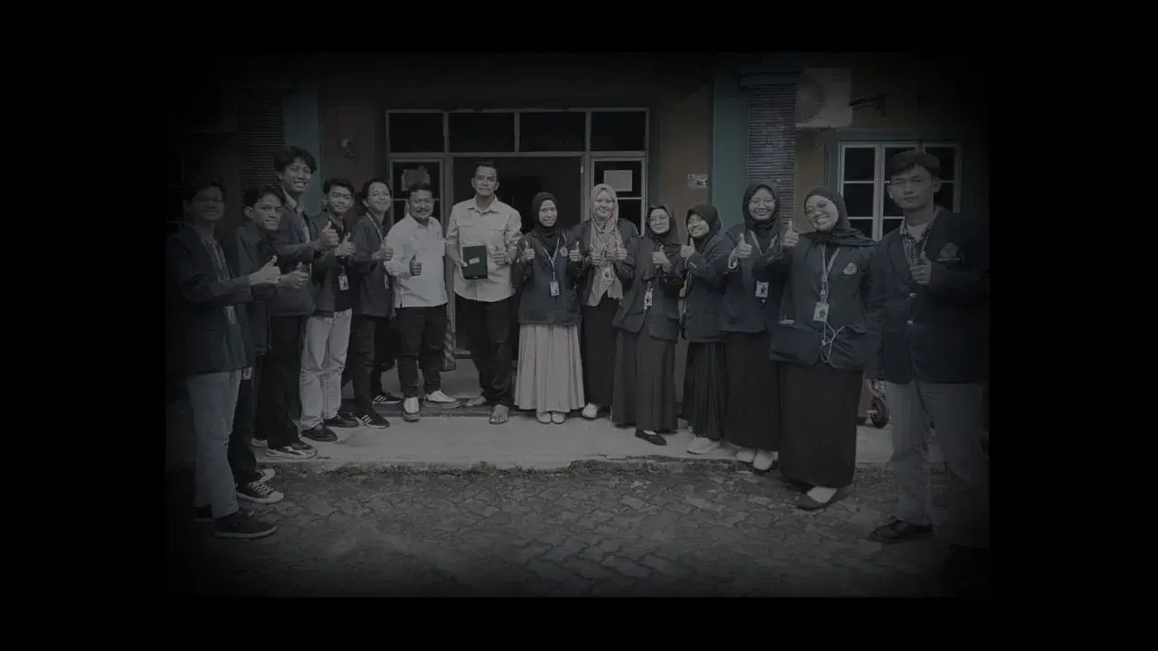 BERAKIT - Rakit Ke Hulu Rindunya Kemudian