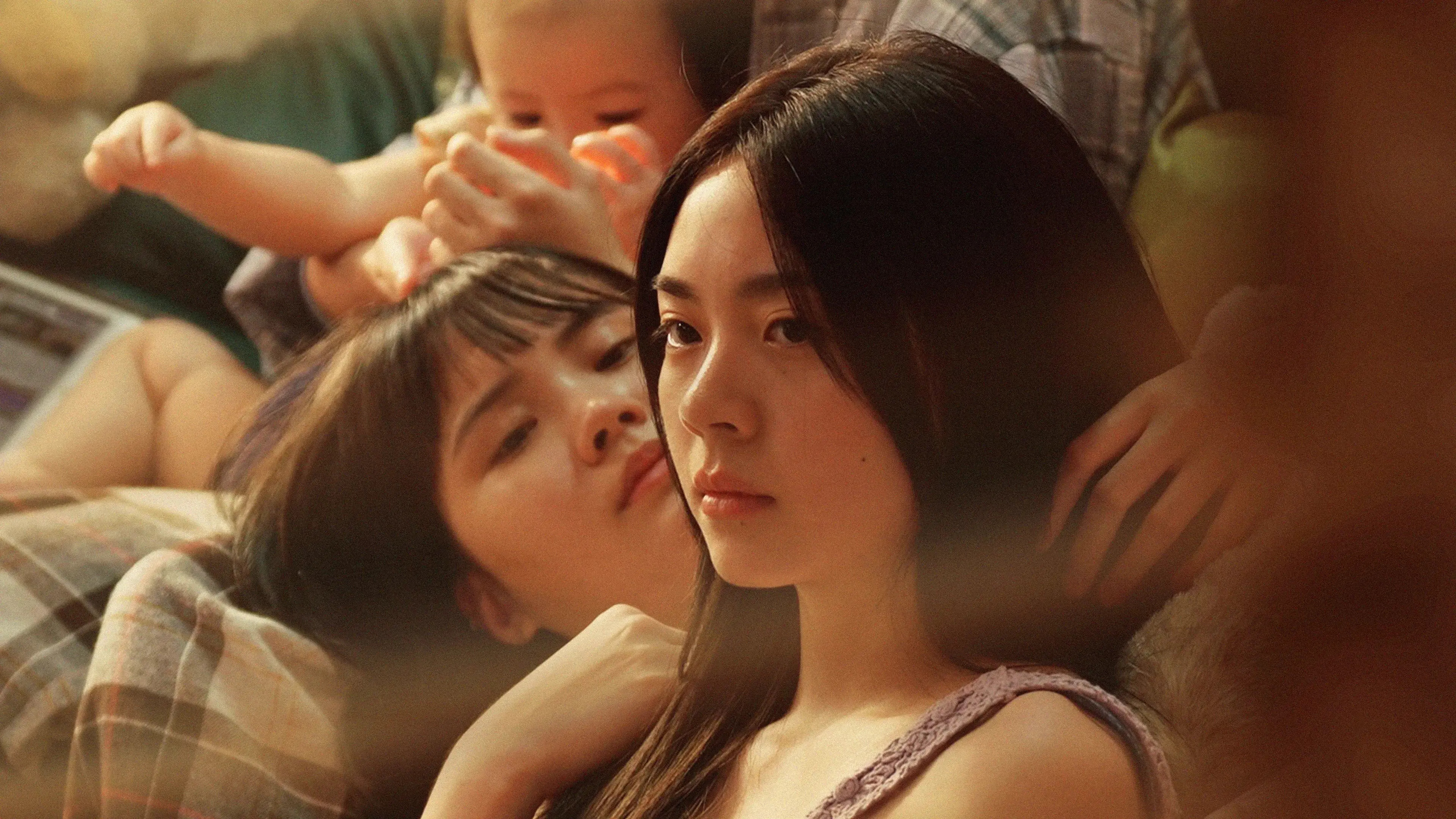 แฟลตเกิร์ล ชั้นห่างระหว่าง เ ร า