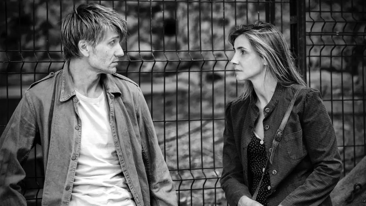 À Sombra de Duas Mulheres