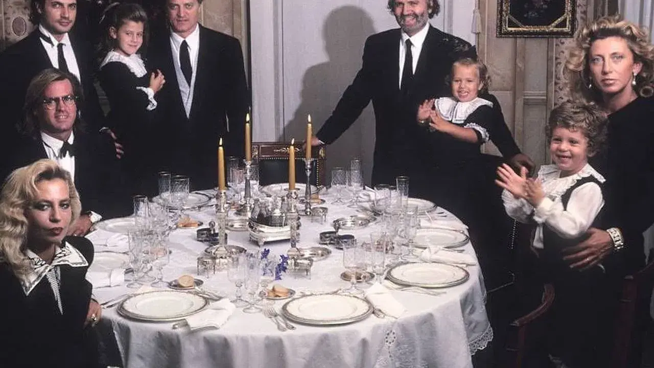 Versace – Les liens du sang