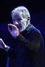 Σταύρος Ξαρχάκος