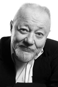 Олег Новиков