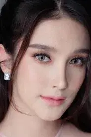 ปภาดา กลิ่นสุมาลย์