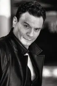 عباس أبو الحسن