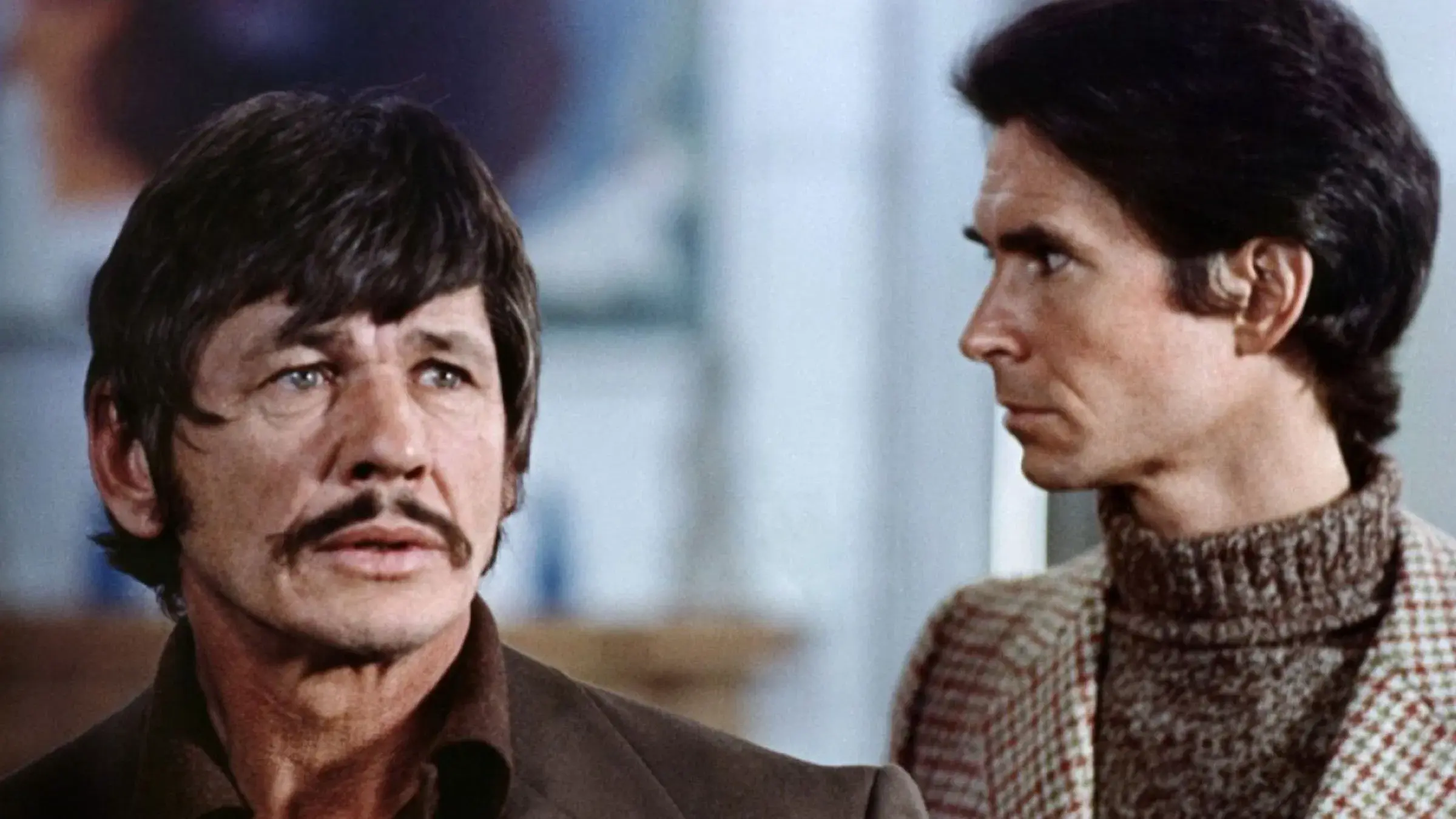 Alguém Atrás da Porta