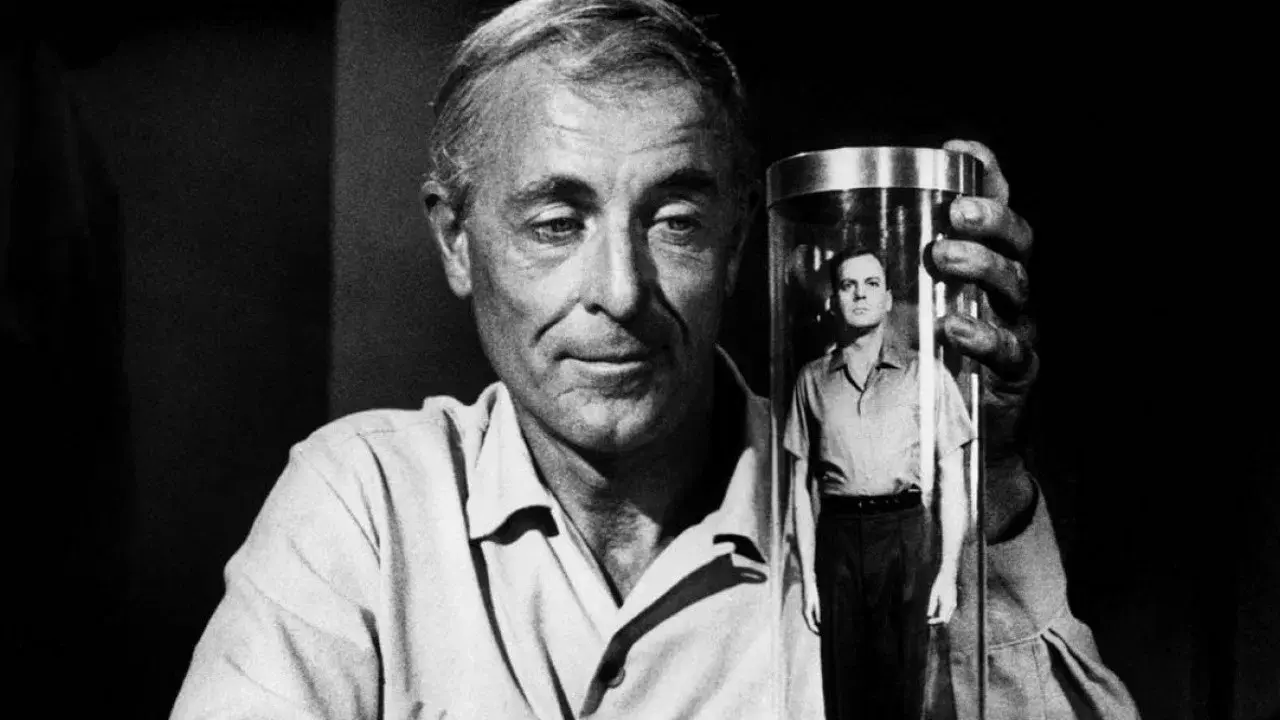 Dr. Encolhedor aka O Ataque das Pessoas Marionetes